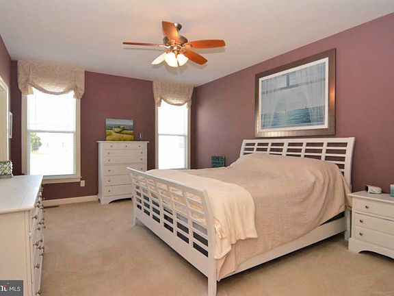 4th image of 23756 Pembroke Ln