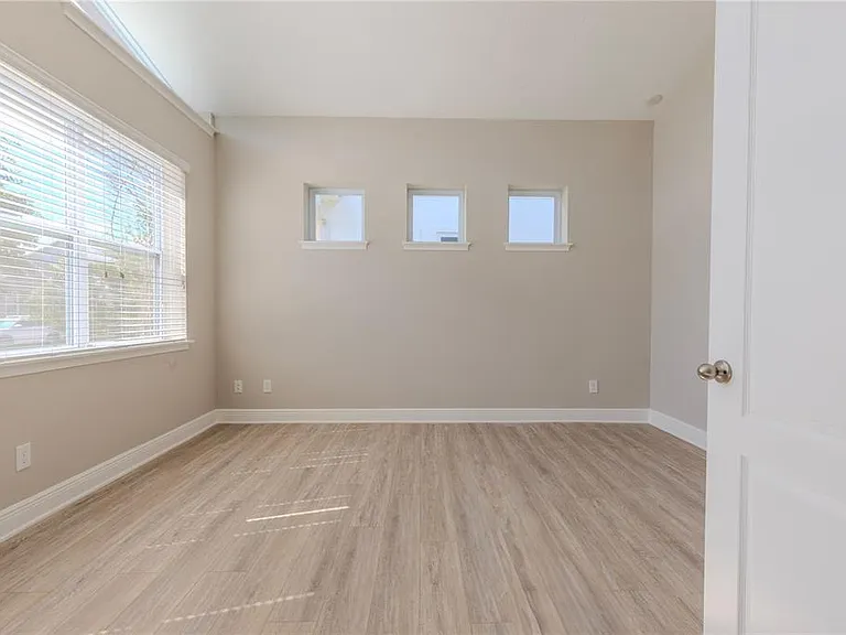 9233 Smithies St — Photo 18