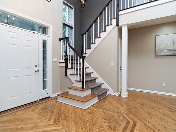 4th image of 2062 Orchard Park Dr