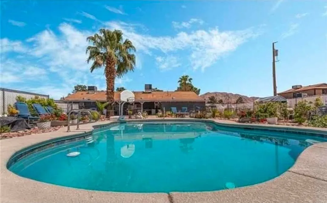 3 bed, 1800 sqft, $2,550 — Photo 1