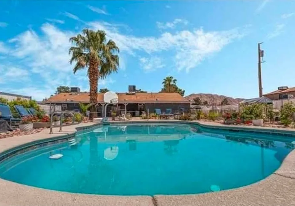 2055 Bledsoe Ln