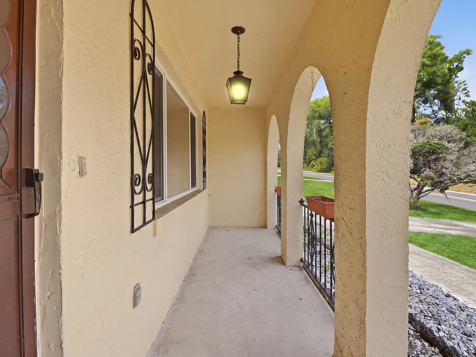 3 bed, 1338 sqft, $1,670 — Photo 4