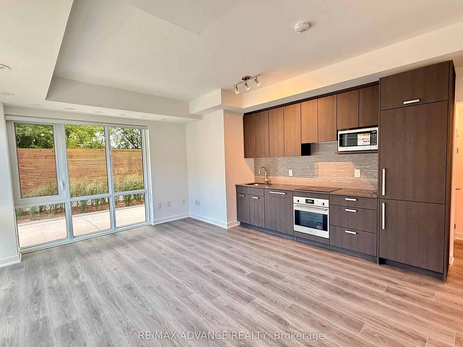 2 bed, $2,700 — Photo 3