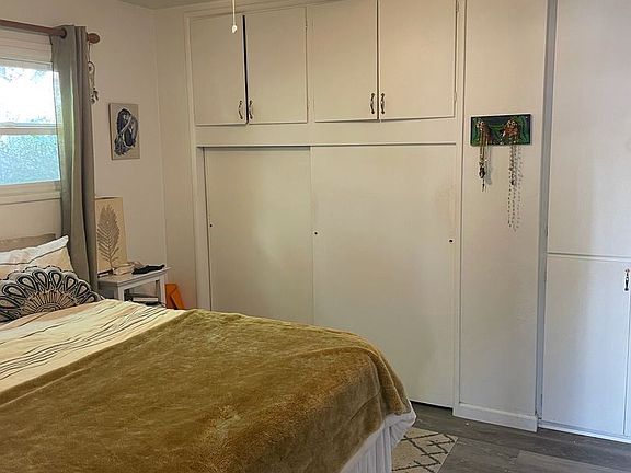 5th image of 1609 Chalcedony St
