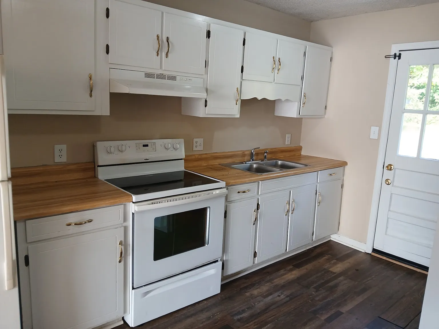 2 bed, $950 — Photo 2