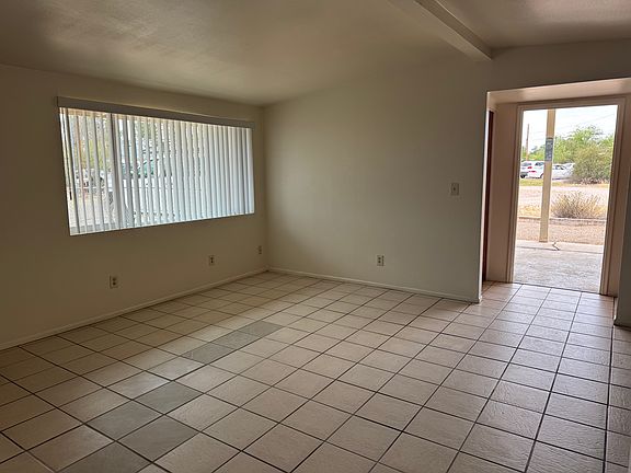 4th image of 2659 N Eastgate Dr