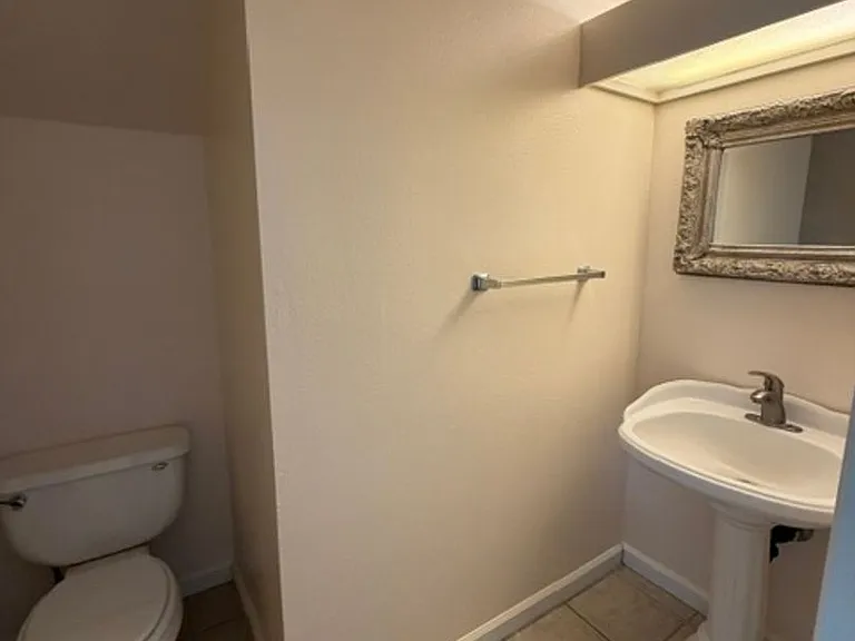 6200 Osullivan Ln — Photo 11