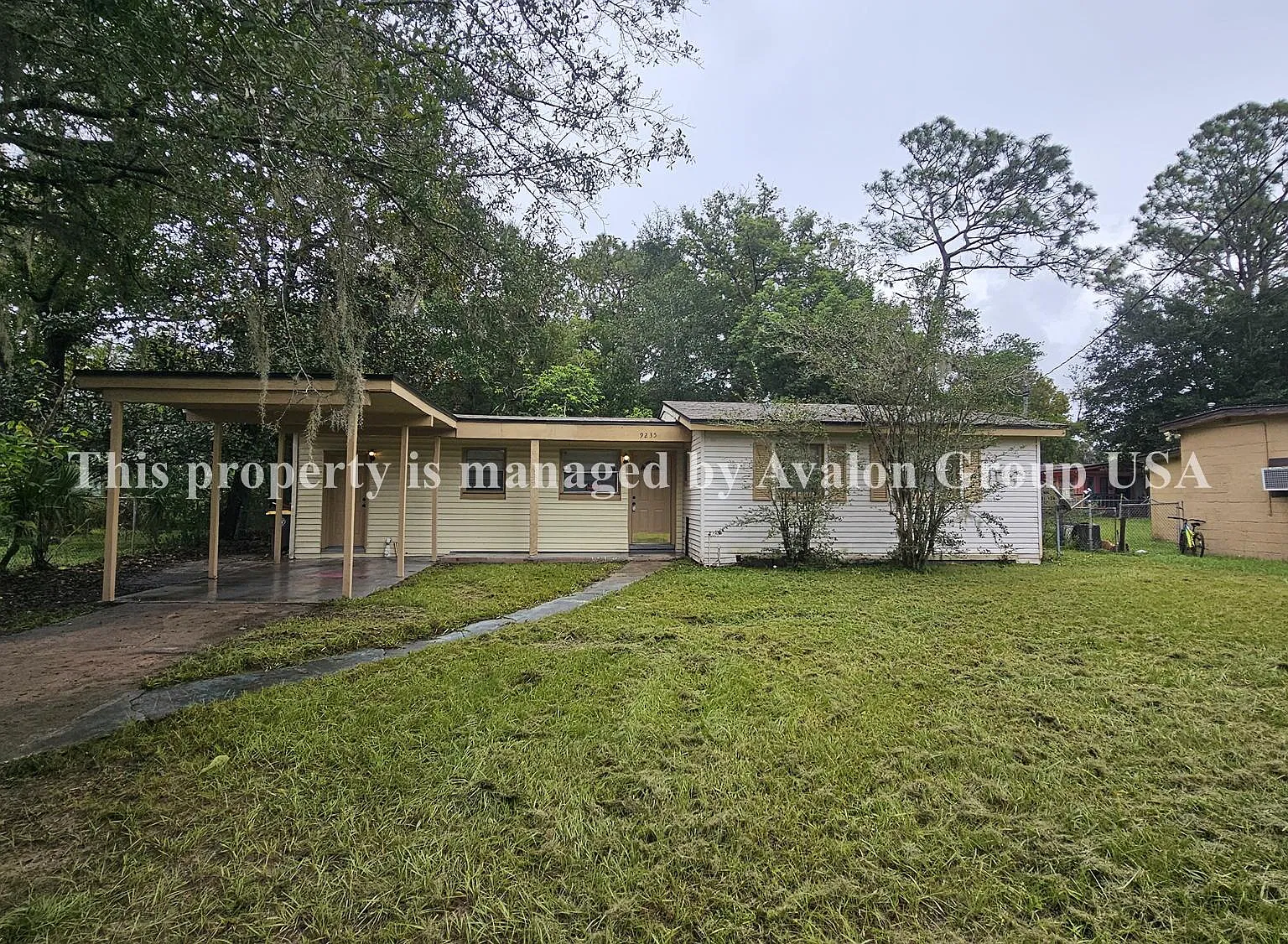 3 bed, 1077 sqft, $1,425 — Photo 1