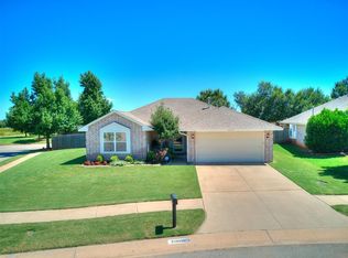 21888 Pioneer Cir, Edmond, OK 73012