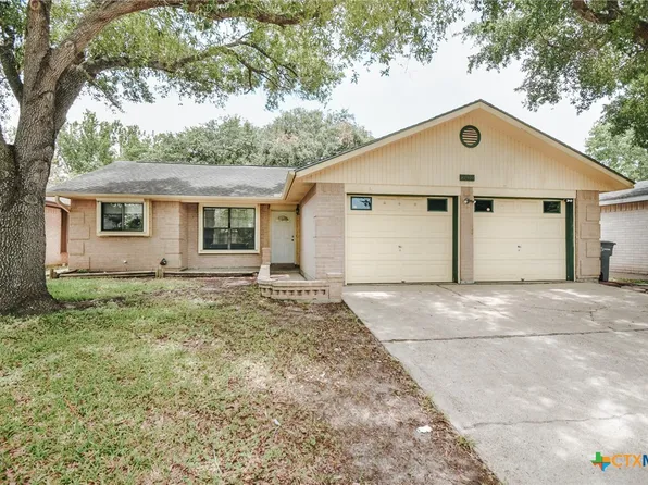 207 Byron Ln, Victoria, TX 77901