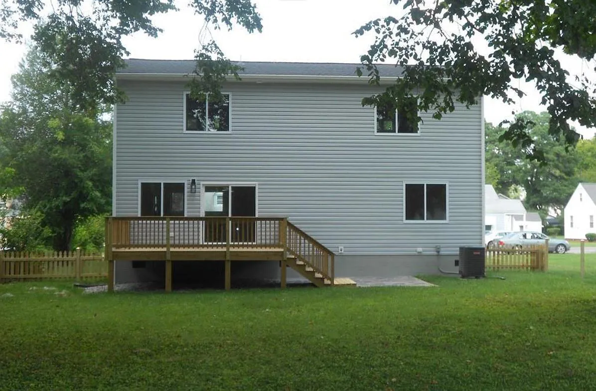 3 bed, 2.5 bath, 1760 sqft, $2,550 — Photo 3
