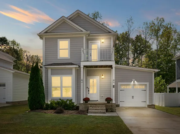 9 Sycamore Rdg W, Burns, TN 37029