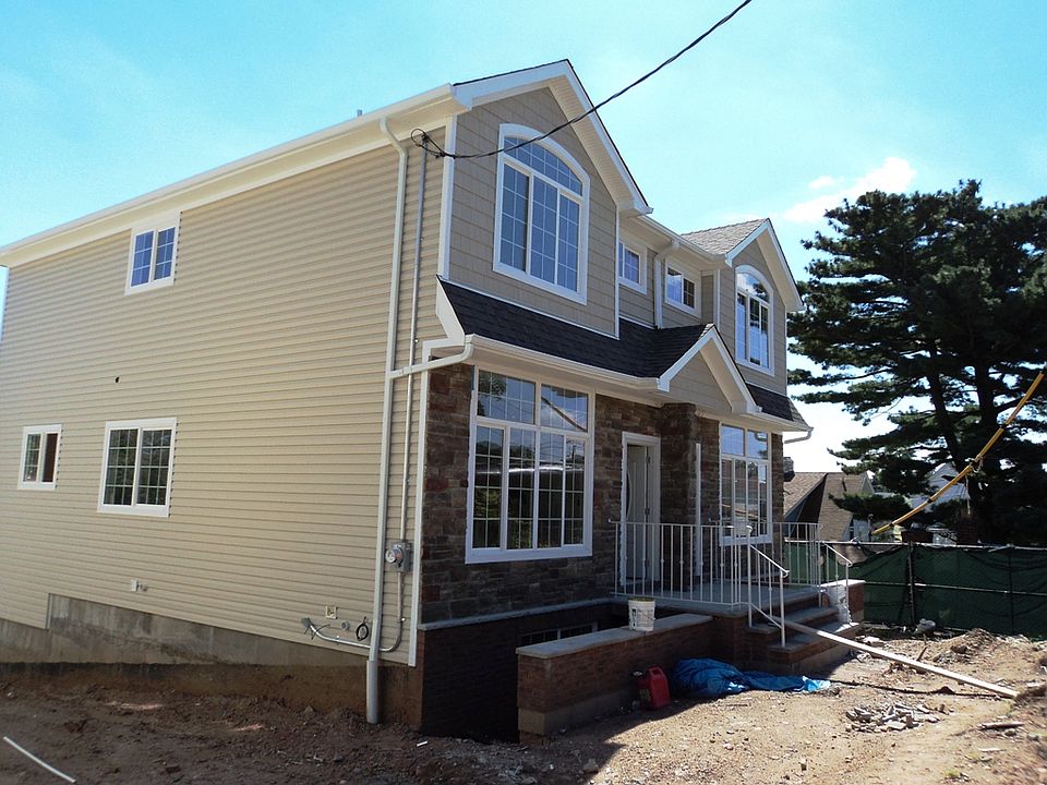 1st image of 28 Palisade St