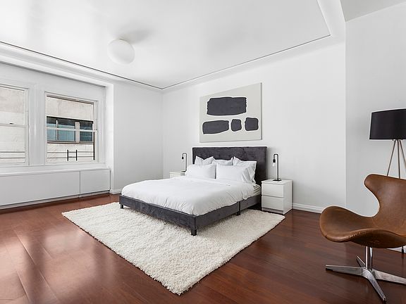 3rd image of 55 Wall St APT 804