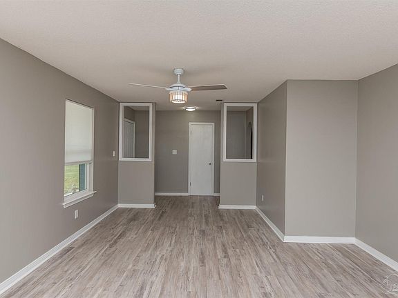 4th image of 4940 Tangen St