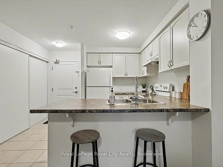 1284 Gordon St #120 — Photo 9