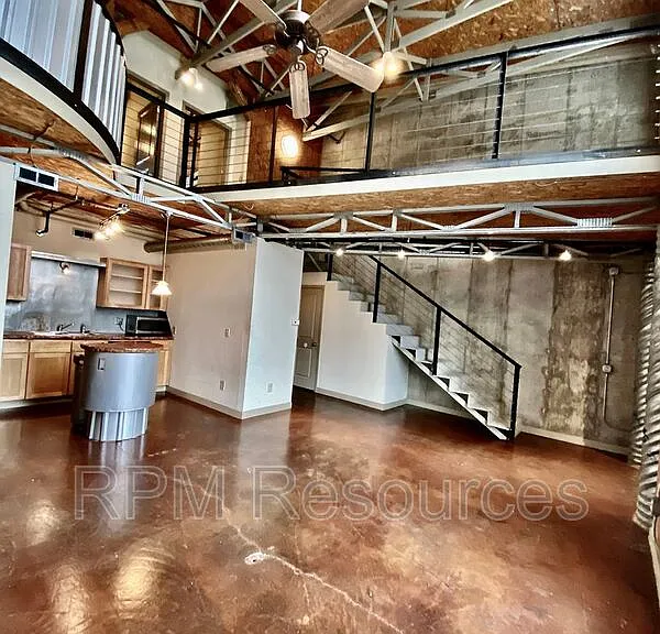300 Summit Ridge Dr #B1 — Photo 4