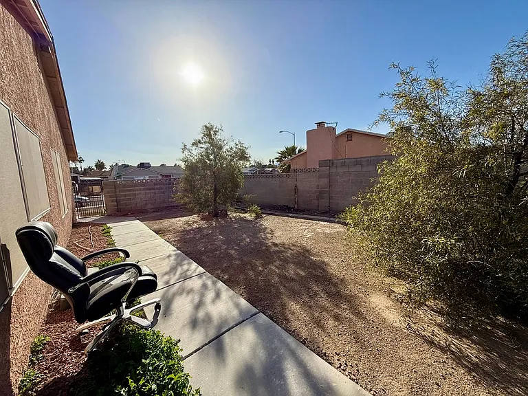 2126 Rawhide St — Photo 24