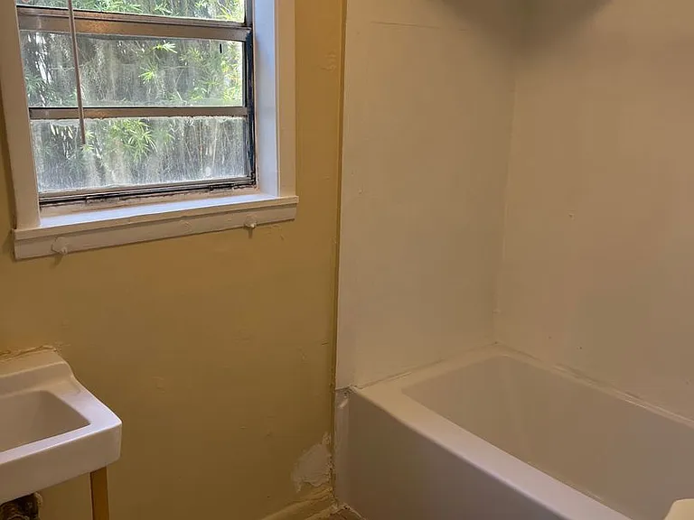 1801 Goodyear Ave — Photo 13