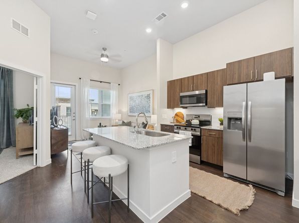 2290 Forum Dr #2204