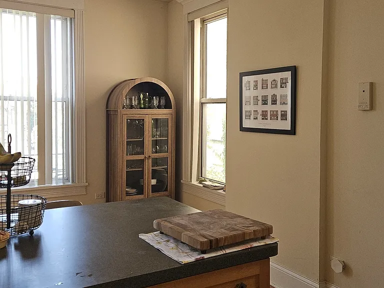 304 W Evergreen Ave #3F — Photo 10