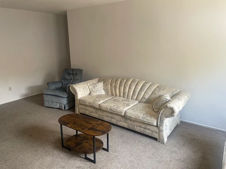 2819 Carver Rd — Photo 3
