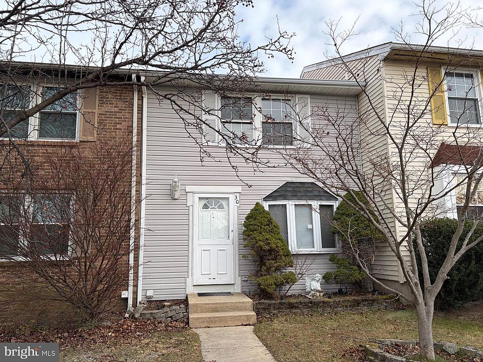1st image of 30 Guinevere Ct