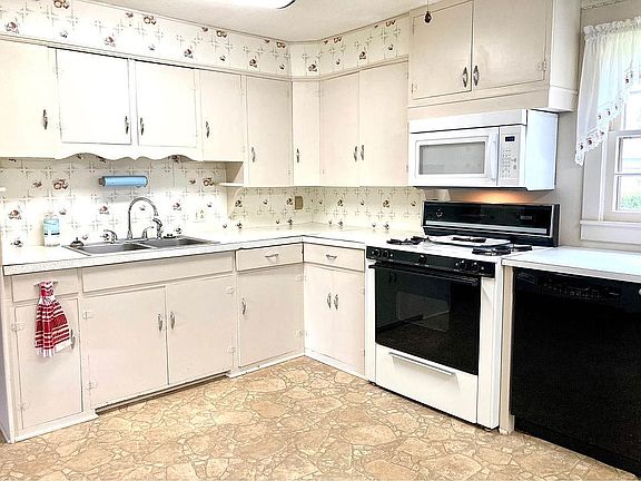 Kitchen with gas stove