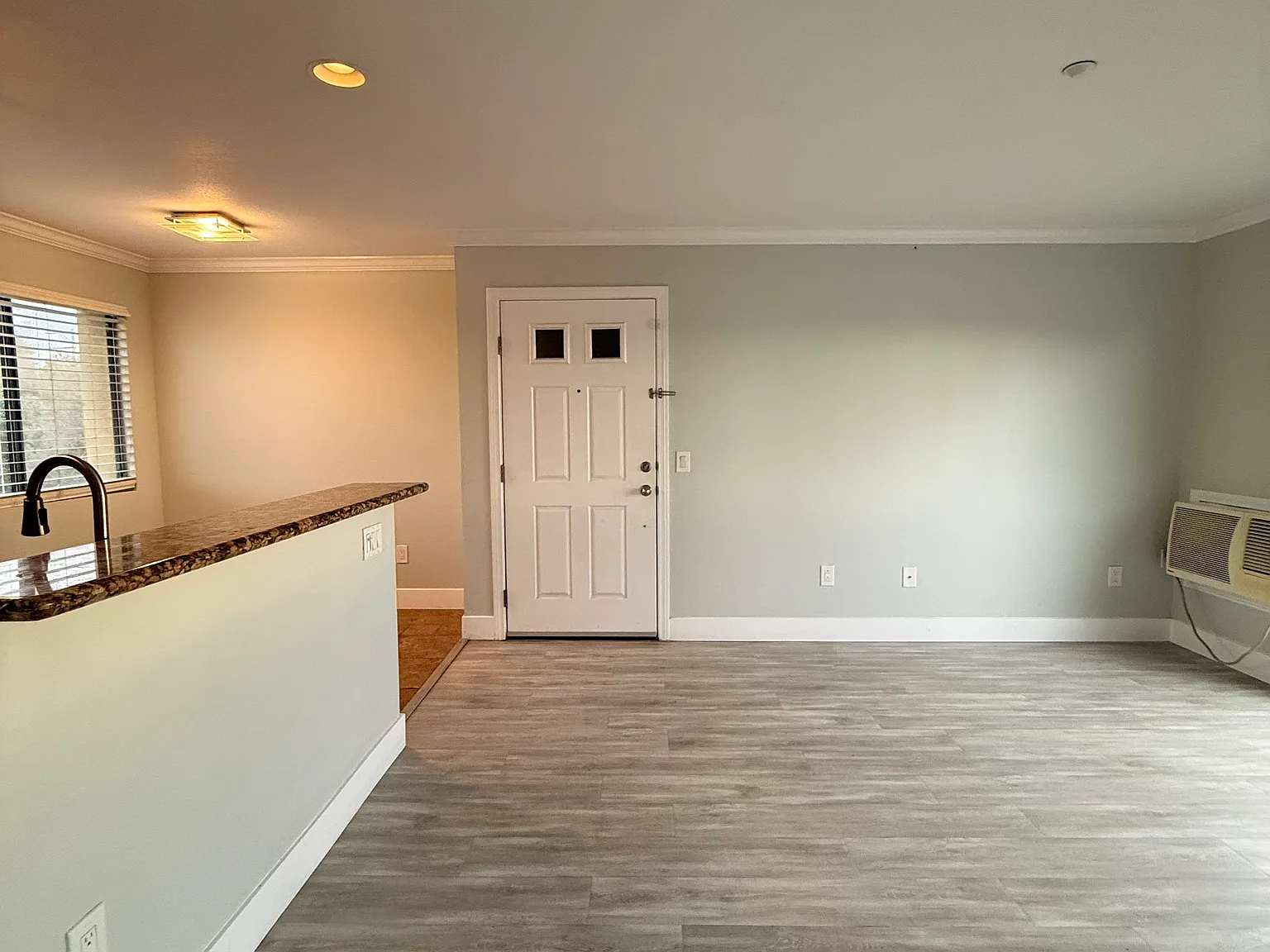 1 bed, 550 sqft, $2,075 — Photo 3