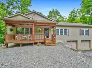 3822 Split Rail Ln, Lake Ariel, PA 18436