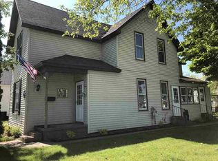 1204 Michigan Ave, Gladstone, MI 49837