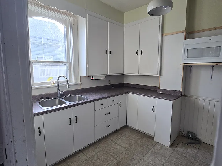 11507 Queen St W — Photo 14