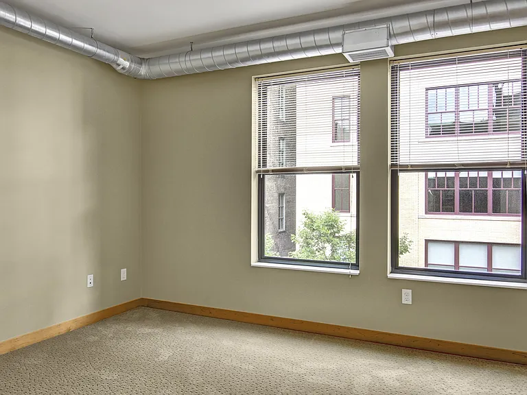 Lofts at Farmers Market Apartment Homes — Photo 8