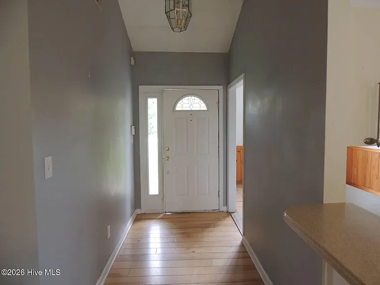 403 Jacqueline Dr — Photo 10