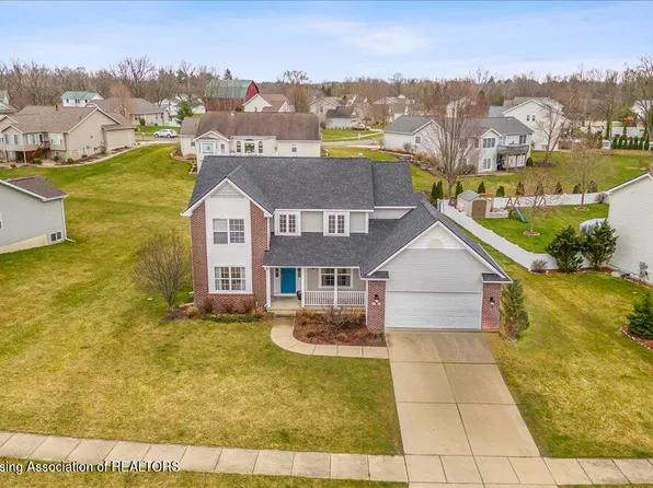 11728 Gold Fields Dr, Grand Ledge, MI 48837