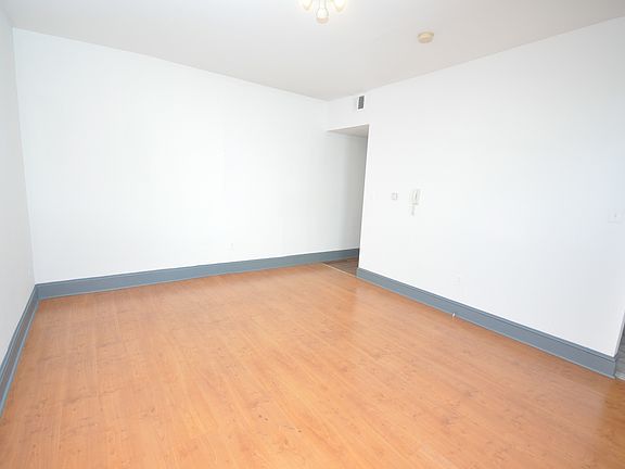 2nd image of 1501 W Girard Ave APT B