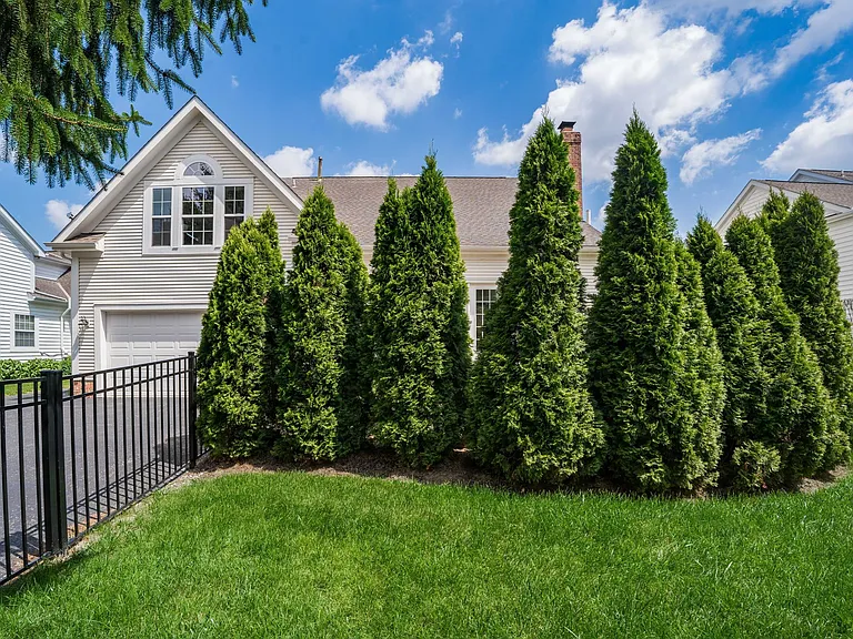 7179 Fernridge Dr — Photo 32