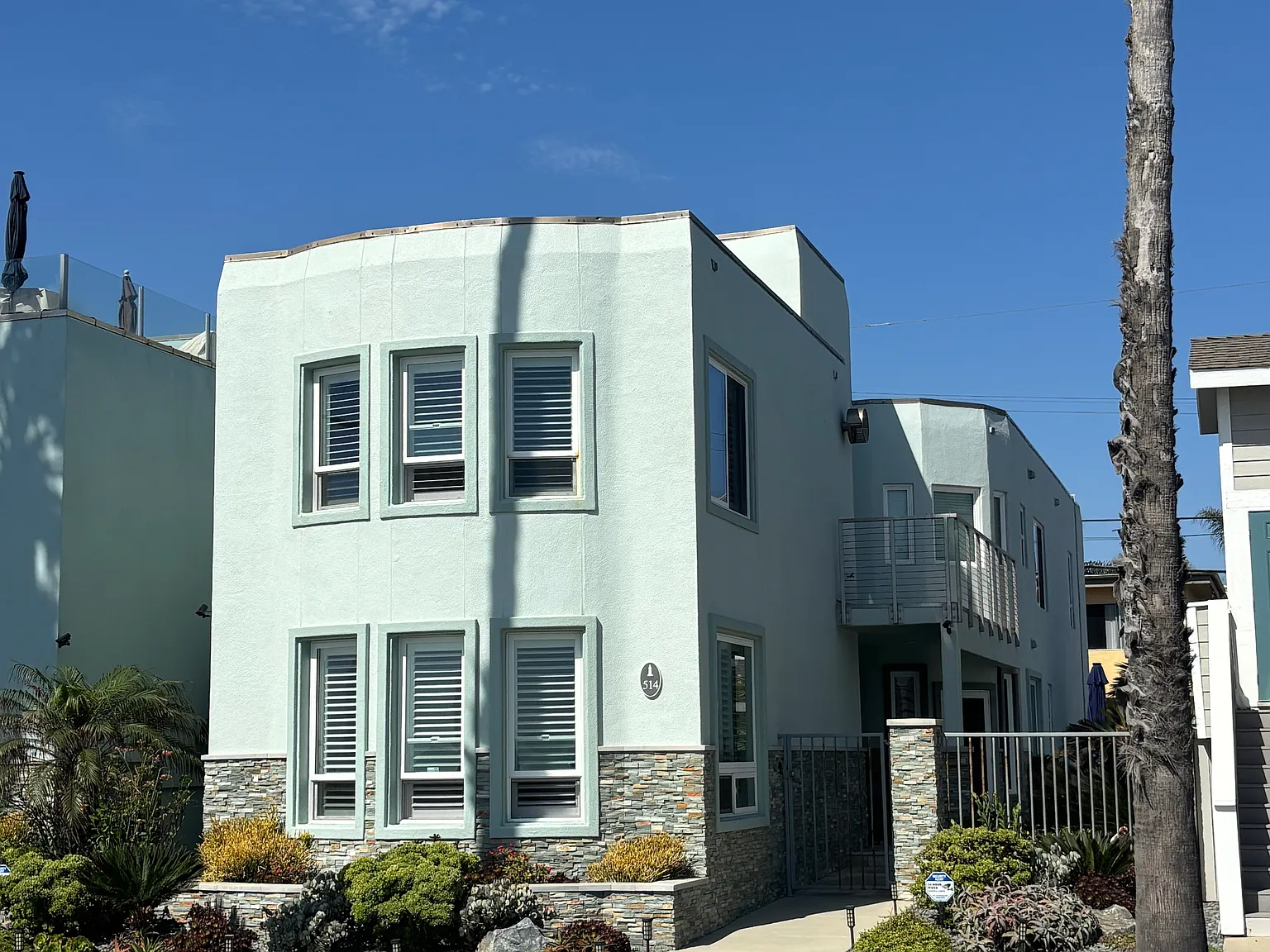 3 bed, 2.5 bath, 3008 sqft, $8,000 — Photo 1