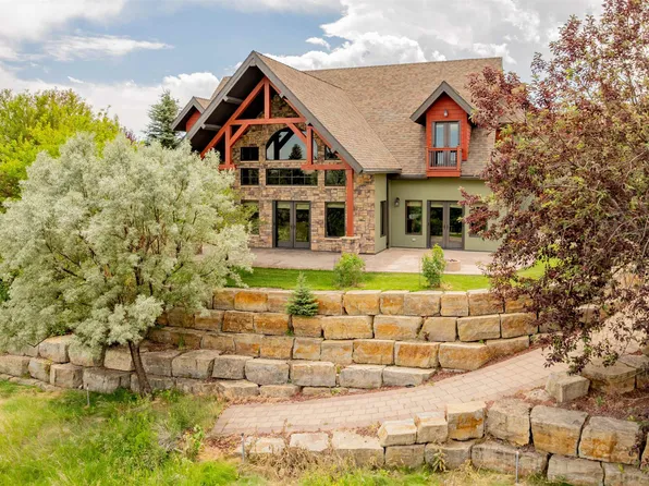 701 Olive Glenn Dr, Cody, WY 82414