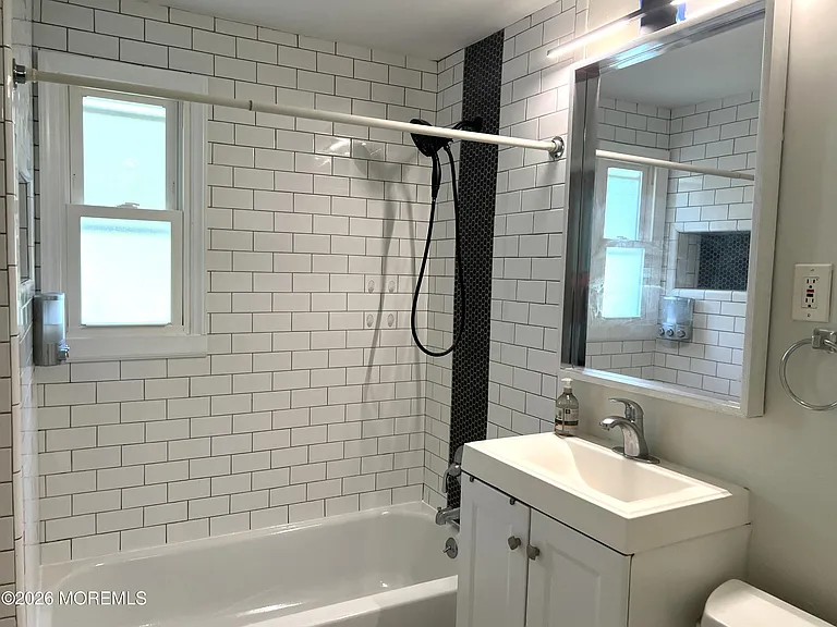 317-325 Bath Ave #15 — Photo 17