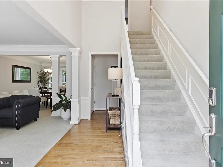 408 Huntfield Ct NE — Photo 4
