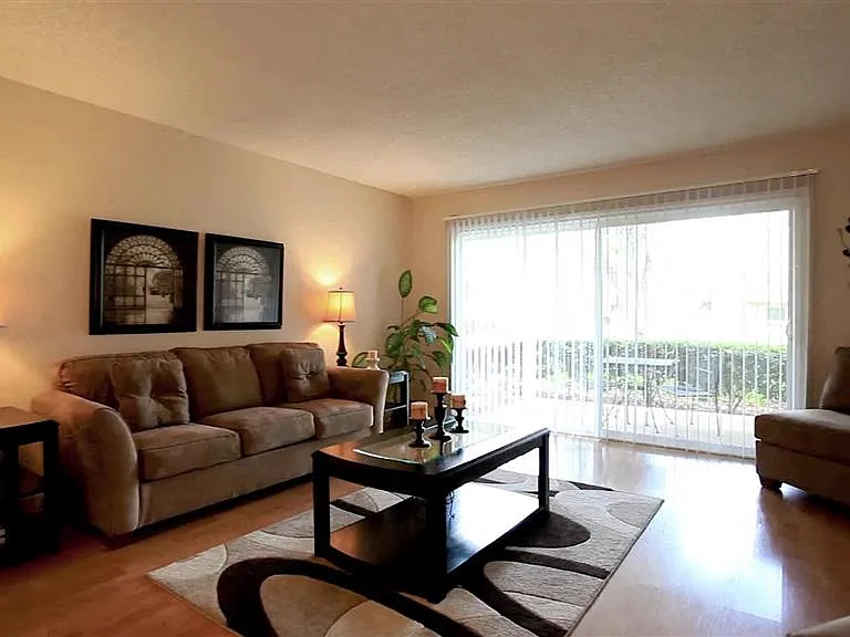 Briarwood Apartments — Photo 24