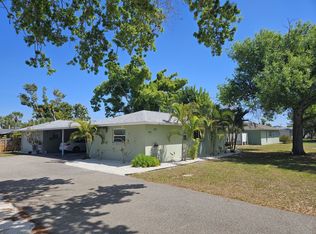 105 Base Ave E, Venice, FL 34285