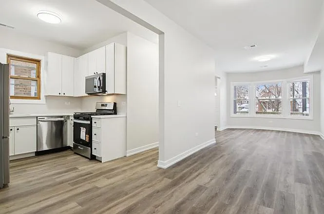 4 bed, 2000 sqft, $2,500 — Photo 2