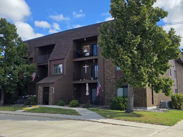 215 3rd Ave NE Unit 11, Valley City, ND 58072