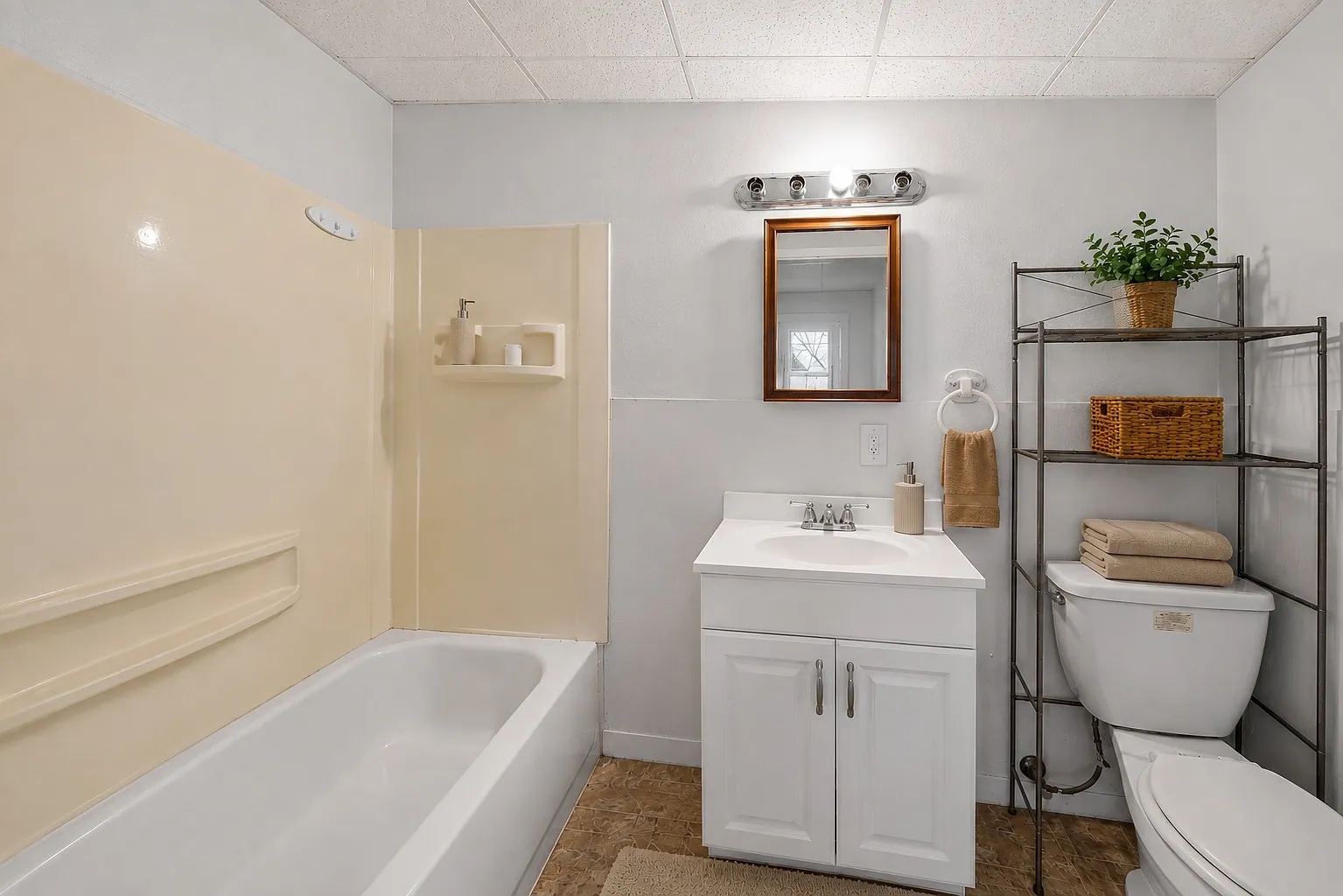 2 bed, 1500 sqft, $1,300 — Photo 3