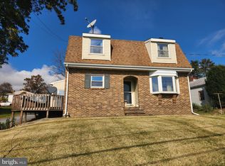 827 Disston View Dr, Lititz, PA 17543