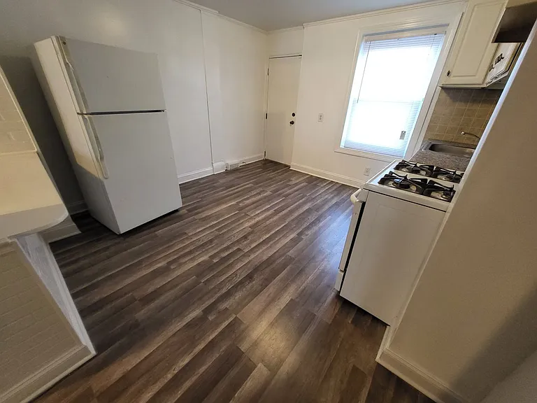 517 N Rose St — Photo 21