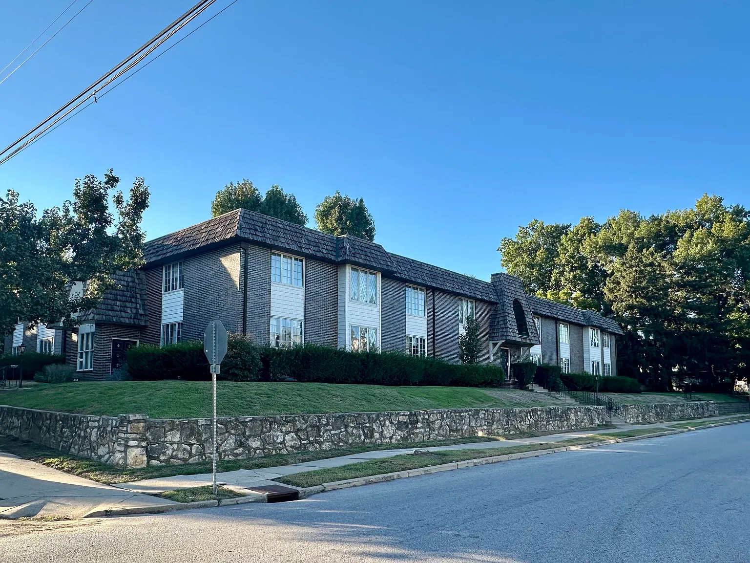 2 bed, $950 — Photo 1