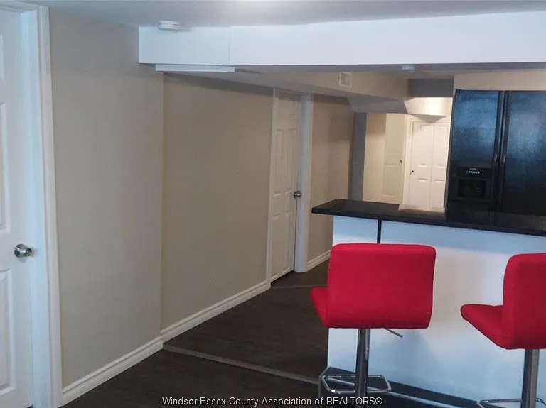 702 Lincoln Rd #LOWER — Photo 2